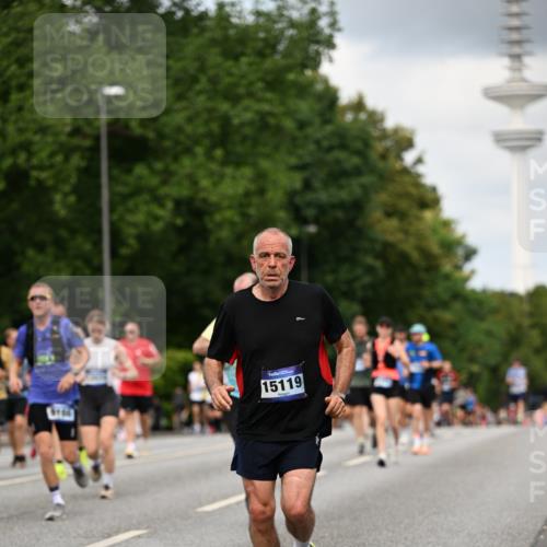 29.06.2025 - hella hamburg halbmarathon Dr. Thomas Lammeyer http://msf.ph/oto/8508830 29.06.2025 10:30:14 Kennedybrücke 1093, 1305, 1740, 2278, 3765, 3961, 3963, 4378, 5028, 5564, 6478, 6663, 6869, 8079, 8357, 8881, 9186, 10219, 10845, 10846, 11400 meine-sportfotos.de
