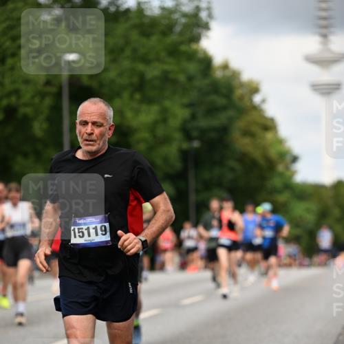 29.06.2025 - hella hamburg halbmarathon Dr. Thomas Lammeyer http://msf.ph/oto/8508846 29.06.2025 10:30:15 Kennedybrücke 1093, 1305, 2278, 3765, 3961, 3963, 4378, 5028, 5564, 6478, 6663, 6869, 8079, 8357, 8881, 9186, 10219, 10845, 10846 meine-sportfotos.de
