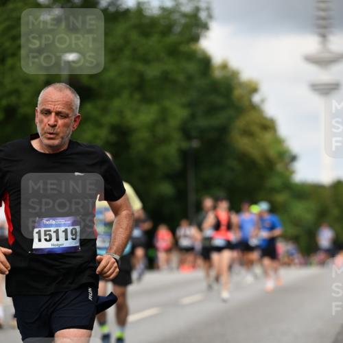 29.06.2025 - hella hamburg halbmarathon Dr. Thomas Lammeyer http://msf.ph/oto/8508850 29.06.2025 10:30:16 Kennedybrücke 1093, 1305, 2278, 3765, 3961, 3963, 4378, 5028, 5564, 6478, 6663, 6869, 7069, 8079, 8357, 8881, 9186, 10219, 10845, 10846 meine-sportfotos.de
