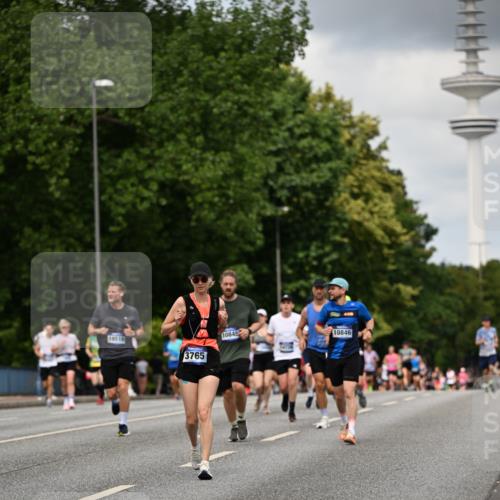 29.06.2025 - hella hamburg halbmarathon Dr. Thomas Lammeyer http://msf.ph/oto/8508882 29.06.2025 10:30:19 Kennedybrücke 1093, 1305, 2278, 3765, 3961, 3963, 4378, 5028, 5497, 5564, 6478, 6663, 7069, 8079, 8881, 9186, 9573, 10219, 10845, 10846 meine-sportfotos.de