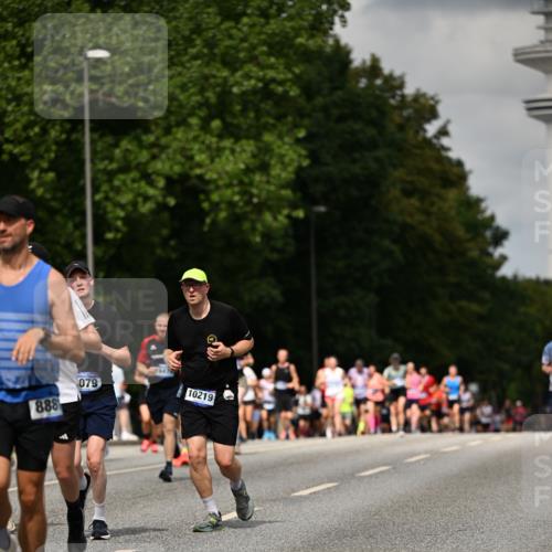 29.06.2025 - hella hamburg halbmarathon Dr. Thomas Lammeyer http://msf.ph/oto/8508914 29.06.2025 10:30:26 Kennedybrücke 1479, 3765, 4378, 5028, 5497, 5564, 6478, 6663, 7069, 8079, 8881, 9186, 9573, 10219, 10465, 10845, 10846, 11139 meine-sportfotos.de