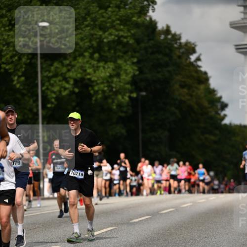 29.06.2025 - hella hamburg halbmarathon Dr. Thomas Lammeyer http://msf.ph/oto/8508922 29.06.2025 10:30:26 Kennedybrücke 1479, 3765, 4378, 5028, 5497, 5564, 6478, 6663, 7069, 8079, 8881, 9186, 9573, 10219, 10465, 10845, 10846, 11139 meine-sportfotos.de