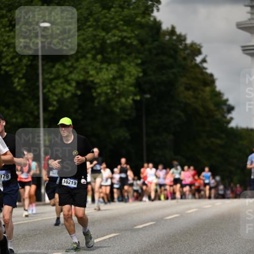 29.06.2025 - hella hamburg halbmarathon Dr. Thomas Lammeyer http://msf.ph/oto/8508925 29.06.2025 10:30:27 Kennedybrücke 1479, 3765, 4378, 5028, 5497, 5564, 6478, 6663, 7069, 8079, 8881, 9186, 9573, 10219, 10465, 10845, 10846, 11139 meine-sportfotos.de