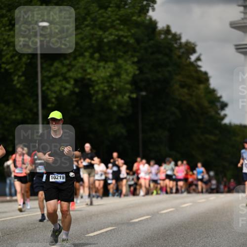 29.06.2025 - hella hamburg halbmarathon Dr. Thomas Lammeyer http://msf.ph/oto/8508931 29.06.2025 10:30:27 Kennedybrücke 1479, 3765, 4378, 5028, 5497, 5564, 6478, 6663, 7069, 8079, 8881, 9186, 9573, 10219, 10465, 10845, 10846, 11139 meine-sportfotos.de