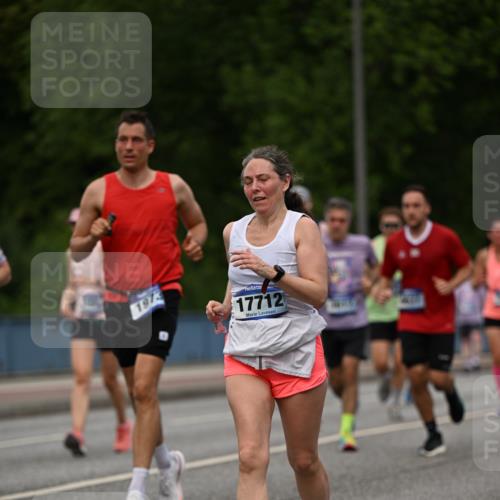29.06.2025 - hella hamburg halbmarathon Dr. Thomas Lammeyer http://msf.ph/oto/8508998 29.06.2025 10:30:45 Kennedybrücke 1300, 1479, 1973, 3617, 4267, 4268, 4315, 4358, 5494, 5497, 6159, 6637, 7069, 8281, 8306, 8674, 8942, 9573, 9811, 10104, 10465, 11110, 11139 meine-sportfotos.de