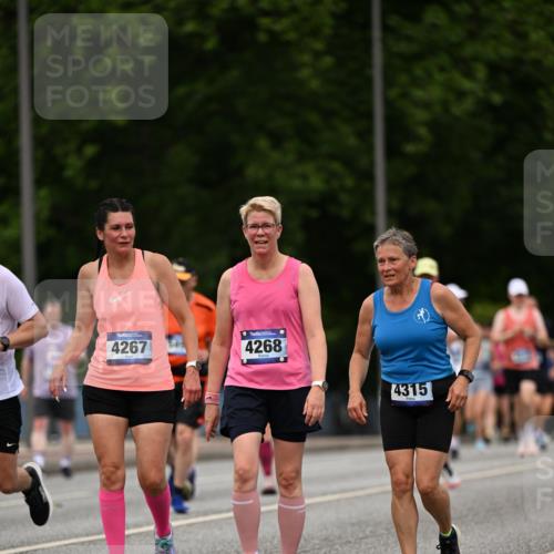 29.06.2025 - hella hamburg halbmarathon Dr. Thomas Lammeyer http://msf.ph/oto/8509041 29.06.2025 10:30:50 Kennedybrücke 1300, 1479, 1973, 2306, 2775, 3617, 4267, 4268, 4315, 4358, 4844, 5494, 6159, 6637, 6905, 8281, 8306, 8674, 8942, 9811, 10104, 10465, 11110, 11139 meine-sportfotos.de