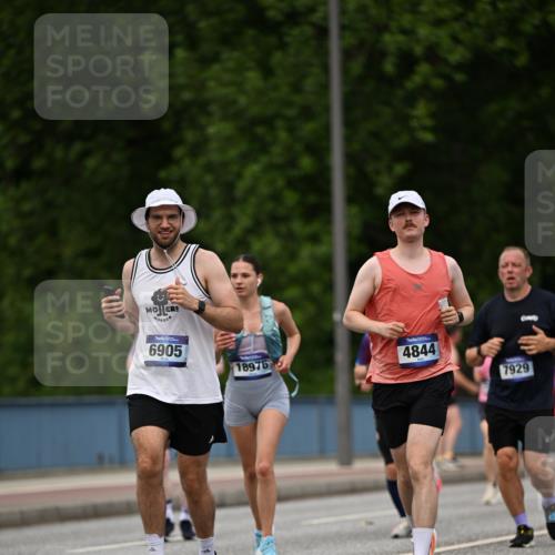 29.06.2025 - hella hamburg halbmarathon Dr. Thomas Lammeyer http://msf.ph/oto/8509088 29.06.2025 10:31:01 Kennedybrücke 1300, 1481, 2306, 2775, 3617, 4267, 4268, 4315, 4358, 4844, 5494, 6159, 6625, 6905, 7929, 8281, 8306, 8674, 8942, 9811, 10077, 10104, 11110, 11256 meine-sportfotos.de