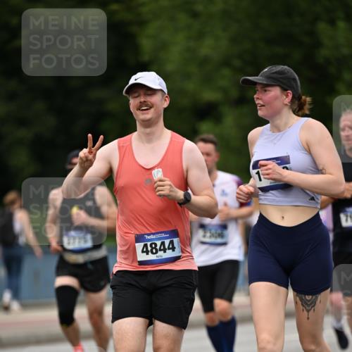 29.06.2025 - hella hamburg halbmarathon Dr. Thomas Lammeyer http://msf.ph/oto/8509130 29.06.2025 10:31:04 Kennedybrücke 1300, 1481, 2306, 2775, 4267, 4268, 4315, 4844, 5494, 6625, 6905, 7929, 8281, 8306, 8674, 8942, 9688, 9811, 10077, 10104, 11110, 11256 meine-sportfotos.de