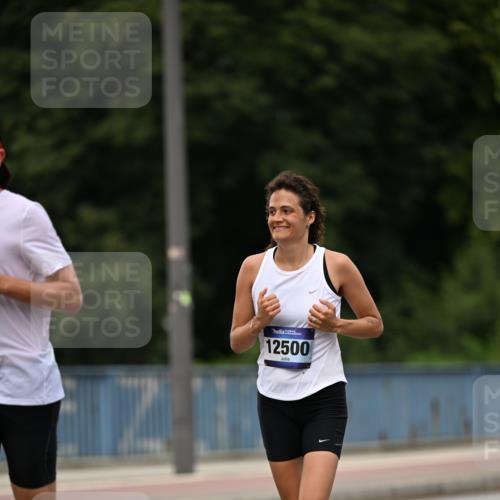 29.06.2025 - hella hamburg halbmarathon Dr. Thomas Lammeyer http://msf.ph/oto/8509267 29.06.2025 10:31:34 Kennedybrücke 2045, 2080, 2643, 3389, 4507, 4509, 5177, 5369, 5495, 6214, 7314, 7944, 7978, 8085, 8215, 9688, 10158, 10205 meine-sportfotos.de