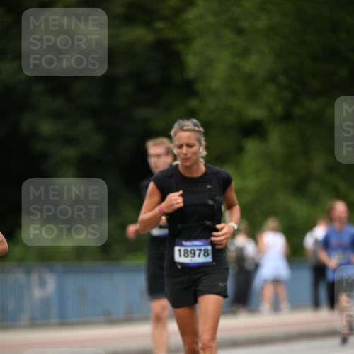 29.06.2025 - hella hamburg halbmarathon Dr. Thomas Lammeyer http://msf.ph/oto/8509277 29.06.2025 10:31:34 Kennedybrücke 2045, 2080, 2643, 3389, 4507, 4509, 5177, 5369, 5495, 6214, 7314, 7944, 7978, 8085, 8215, 9688, 10158, 10205 meine-sportfotos.de