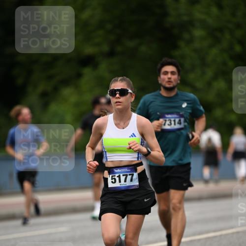29.06.2025 - hella hamburg halbmarathon Dr. Thomas Lammeyer http://msf.ph/oto/8509286 29.06.2025 10:31:37 Kennedybrücke 2045, 2080, 2643, 3389, 4507, 4509, 5177, 5369, 5495, 5825, 6214, 7314, 7944, 7978, 8085, 8215, 9567, 10158, 10205 meine-sportfotos.de