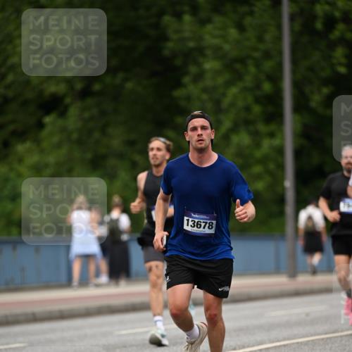 29.06.2025 - hella hamburg halbmarathon Dr. Thomas Lammeyer http://msf.ph/oto/8509354 29.06.2025 10:31:43 Kennedybrücke 1793, 2045, 2080, 2643, 4507, 4509, 5177, 5369, 5495, 5825, 6214, 7234, 7314, 7944, 7978, 8085, 8215, 9567, 10205 meine-sportfotos.de