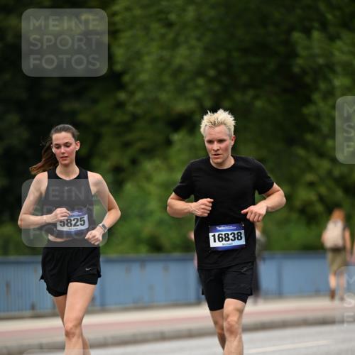 29.06.2025 - hella hamburg halbmarathon Dr. Thomas Lammeyer http://msf.ph/oto/8509440 29.06.2025 10:31:51 Kennedybrücke 1148, 1793, 2080, 2643, 4372, 5369, 5495, 5825, 5903, 7234, 7314, 7944, 7978, 8085, 8215, 8327, 9567, 10205 meine-sportfotos.de