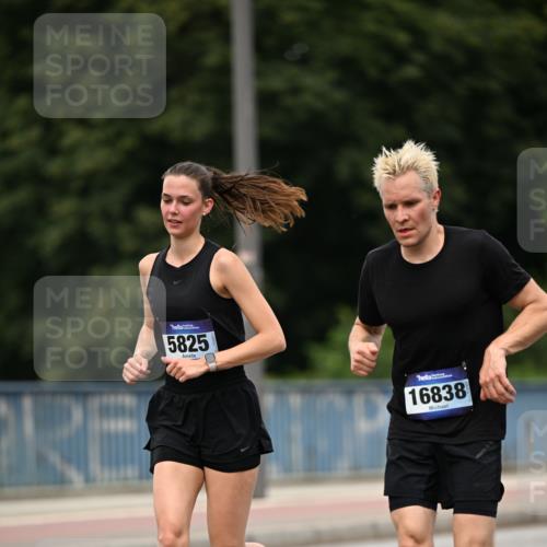 29.06.2025 - hella hamburg halbmarathon Dr. Thomas Lammeyer http://msf.ph/oto/8509450 29.06.2025 10:31:52 Kennedybrücke 1148, 1530, 1793, 2080, 2643, 4372, 5369, 5495, 5825, 5903, 7234, 7314, 7944, 7978, 8085, 8215, 8327, 9567 meine-sportfotos.de