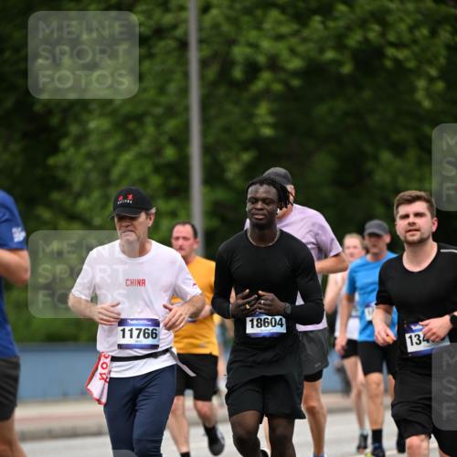 29.06.2025 - hella hamburg halbmarathon Dr. Thomas Lammeyer http://msf.ph/oto/8509642 29.06.2025 10:32:15 Kennedybrücke 1148, 1530, 4372, 5285, 5707, 5903, 5939, 7497, 7667, 7764, 7980, 8327, 9855, 10412, 10413 meine-sportfotos.de