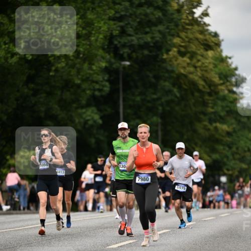 29.06.2025 - hella hamburg halbmarathon Dr. Thomas Lammeyer http://msf.ph/oto/8509661 29.06.2025 10:32:18 Kennedybrücke 1530, 5285, 5707, 5903, 5939, 6102, 7497, 7667, 7764, 7980, 9855, 10412, 10413 meine-sportfotos.de