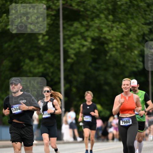 29.06.2025 - hella hamburg halbmarathon Dr. Thomas Lammeyer http://msf.ph/oto/8509680 29.06.2025 10:32:20 Kennedybrücke 1530, 5285, 5707, 5903, 5939, 6102, 7497, 7667, 7764, 7980, 9855, 10412, 10413 meine-sportfotos.de