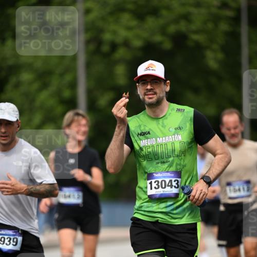 29.06.2025 - hella hamburg halbmarathon Dr. Thomas Lammeyer http://msf.ph/oto/8509748 29.06.2025 10:32:26 Kennedybrücke 4834, 5285, 5707, 5939, 6102, 6259, 6345, 7497, 7667, 7764, 7980, 9855, 10412, 10413 meine-sportfotos.de