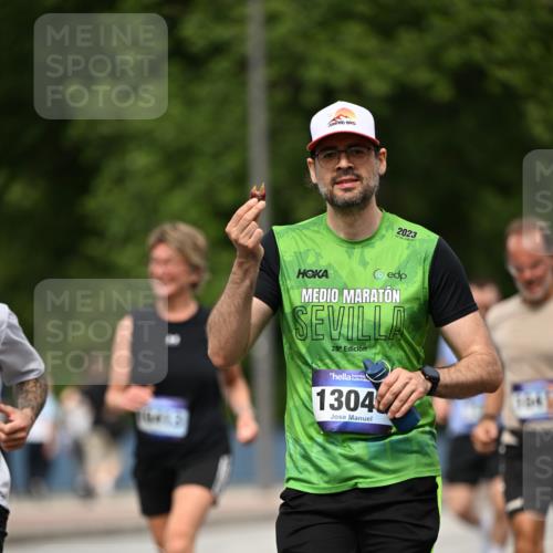 29.06.2025 - hella hamburg halbmarathon Dr. Thomas Lammeyer http://msf.ph/oto/8509753 29.06.2025 10:32:27 Kennedybrücke 4834, 5285, 5707, 5939, 6102, 6259, 6345, 7497, 7667, 7764, 7980, 9855, 10412, 10413 meine-sportfotos.de