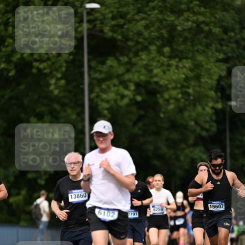 29.06.2025 - hella hamburg halbmarathon Dr. Thomas Lammeyer http://msf.ph/oto/8509802 29.06.2025 10:32:33 Kennedybrücke 4834, 5285, 5604, 5707, 5939, 6102, 6259, 6345, 7497, 7667, 7764, 7980, 9642, 9653, 9654, 9716, 9855, 10412, 10413 meine-sportfotos.de