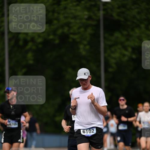 29.06.2025 - hella hamburg halbmarathon Dr. Thomas Lammeyer http://msf.ph/oto/8509810 29.06.2025 10:32:34 Kennedybrücke 4834, 5285, 5604, 5707, 5939, 6102, 6259, 6345, 7497, 7667, 7764, 7980, 9642, 9653, 9654, 9716, 9855, 10412, 10413 meine-sportfotos.de