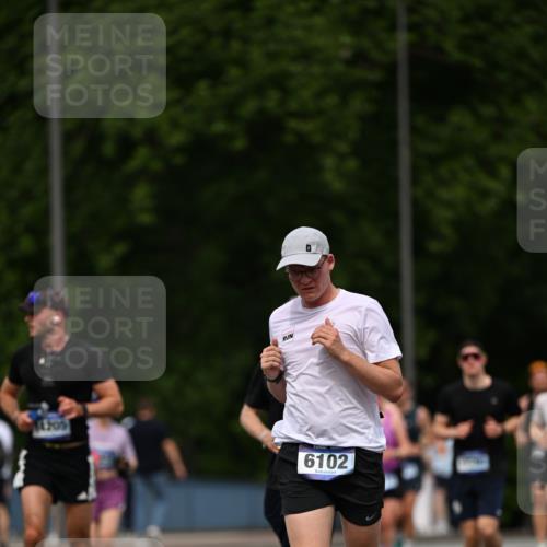 29.06.2025 - hella hamburg halbmarathon Dr. Thomas Lammeyer http://msf.ph/oto/8509811 29.06.2025 10:32:34 Kennedybrücke 4834, 5285, 5604, 5707, 5939, 6102, 6259, 6345, 7497, 7667, 7764, 7980, 9642, 9653, 9654, 9716, 9855, 10412, 10413 meine-sportfotos.de