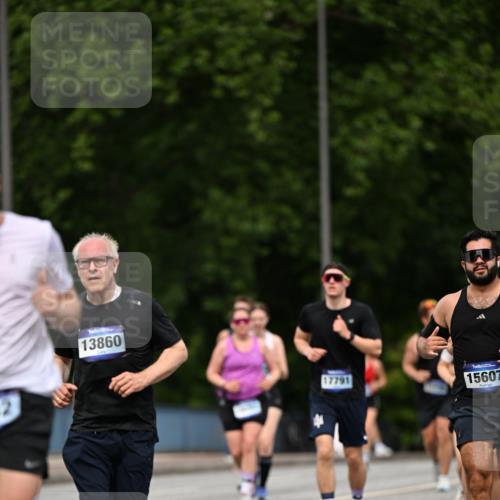 29.06.2025 - hella hamburg halbmarathon Dr. Thomas Lammeyer http://msf.ph/oto/8509822 29.06.2025 10:32:35 Kennedybrücke 2688, 4834, 5285, 5604, 5939, 6102, 6259, 6345, 7497, 7667, 7980, 9642, 9653, 9654, 9716, 10412, 10413 meine-sportfotos.de