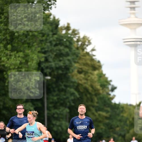 29.06.2025 - hella hamburg halbmarathon Dr. Thomas Lammeyer http://msf.ph/oto/8509875 29.06.2025 10:32:40 Kennedybrücke 2688, 3731, 4834, 5604, 6102, 6259, 6345, 7169, 7497, 9642, 9653, 9654, 9716, 10412, 10413 meine-sportfotos.de