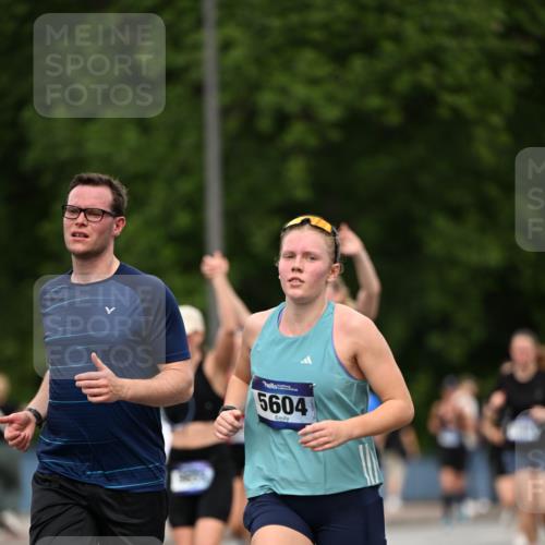 29.06.2025 - hella hamburg halbmarathon Dr. Thomas Lammeyer http://msf.ph/oto/8509915 29.06.2025 10:32:45 Kennedybrücke 2688, 3731, 4161, 4834, 5604, 5718, 6102, 6259, 6345, 7169, 7497, 8056, 9642, 9653, 9654, 9716 meine-sportfotos.de