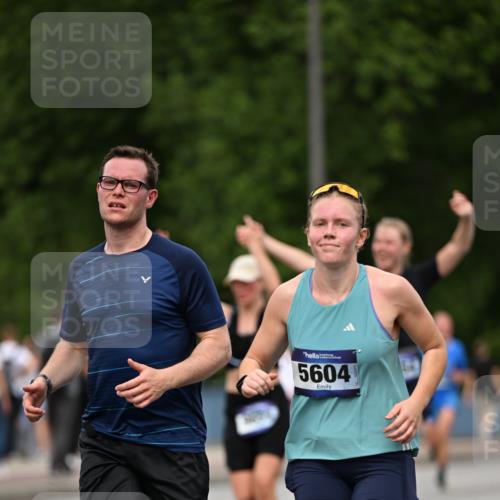 29.06.2025 - hella hamburg halbmarathon Dr. Thomas Lammeyer http://msf.ph/oto/8509921 29.06.2025 10:32:45 Kennedybrücke 2688, 3731, 4161, 4834, 5604, 5718, 6102, 6259, 6345, 7169, 7497, 8056, 9642, 9653, 9654, 9716 meine-sportfotos.de