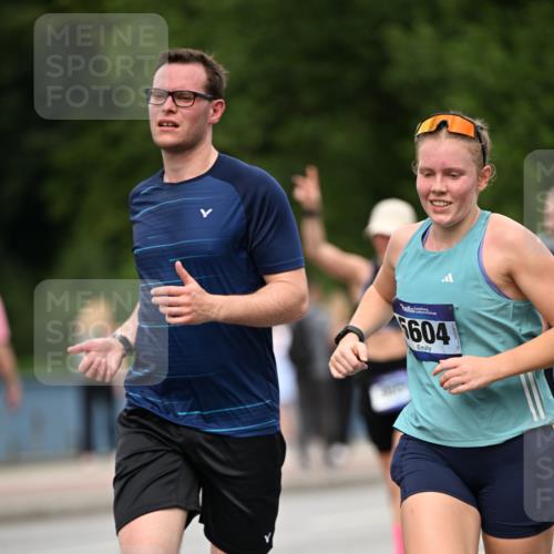 29.06.2025 - hella hamburg halbmarathon Dr. Thomas Lammeyer http://msf.ph/oto/8509925 29.06.2025 10:32:45 Kennedybrücke 2688, 3731, 4161, 4834, 5604, 5718, 6102, 6259, 6345, 7169, 7497, 8056, 9642, 9653, 9654, 9716 meine-sportfotos.de