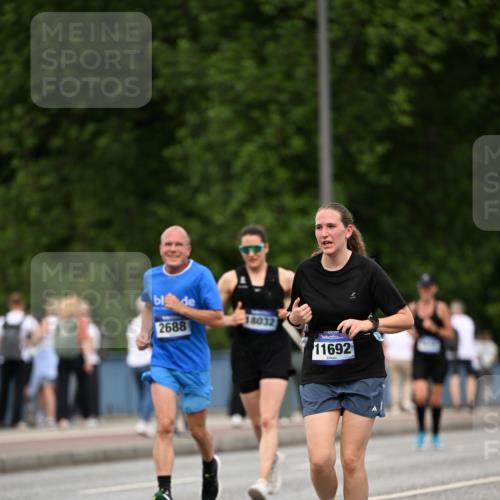 29.06.2025 - hella hamburg halbmarathon Dr. Thomas Lammeyer http://msf.ph/oto/8509961 29.06.2025 10:32:49 Kennedybrücke 2688, 3731, 4161, 4834, 5604, 5718, 6259, 6345, 7169, 8056, 9642, 9653, 9654, 9716, 10434, 10808 meine-sportfotos.de