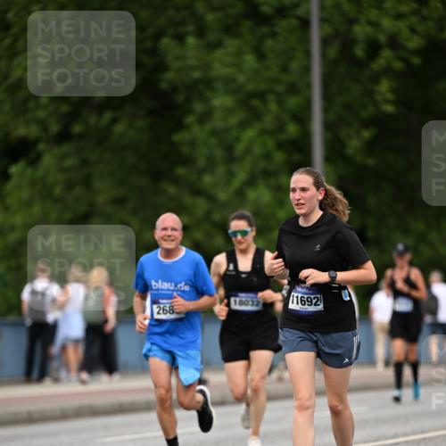 29.06.2025 - hella hamburg halbmarathon Dr. Thomas Lammeyer http://msf.ph/oto/8509966 29.06.2025 10:32:50 Kennedybrücke 2688, 3731, 4161, 4834, 5604, 5718, 6259, 6345, 7169, 8056, 9642, 9653, 9654, 9716, 10434, 10808 meine-sportfotos.de