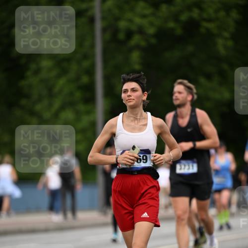29.06.2025 - hella hamburg halbmarathon Dr. Thomas Lammeyer http://msf.ph/oto/8510004 29.06.2025 10:32:53 Kennedybrücke 2688, 3731, 4161, 4834, 5604, 5718, 6259, 6345, 7169, 8056, 9642, 9653, 9654, 9716, 10434, 10808 meine-sportfotos.de