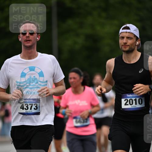 29.06.2025 - hella hamburg halbmarathon Dr. Thomas Lammeyer http://msf.ph/oto/8510195 29.06.2025 10:33:19 Kennedybrücke 1518, 1557, 2010, 3179, 3445, 3717, 4349, 4362, 4373, 4395, 5167, 5847, 6285, 6632, 7832, 8560, 9714, 10198, 11249, 11269 meine-sportfotos.de