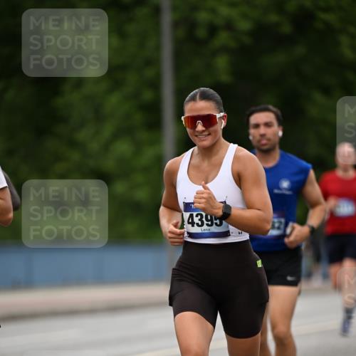 29.06.2025 - hella hamburg halbmarathon Dr. Thomas Lammeyer http://msf.ph/oto/8510341 29.06.2025 10:33:34 Kennedybrücke 1518, 1557, 1694, 2699, 3311, 3445, 3717, 4349, 4362, 4395, 4700, 5063, 5167, 5249, 5250, 6285, 6632, 7832, 8388, 8560, 9714, 10068, 10198, 11269, 11376 meine-sportfotos.de