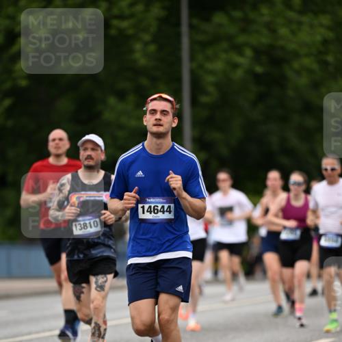 29.06.2025 - hella hamburg halbmarathon Dr. Thomas Lammeyer http://msf.ph/oto/8510356 29.06.2025 10:33:35 Kennedybrücke 1518, 1557, 1694, 1869, 2699, 3311, 3445, 4349, 4362, 4395, 4700, 5063, 5249, 5250, 6285, 7832, 8388, 8560, 9714, 10068, 10198, 11269, 11376 meine-sportfotos.de