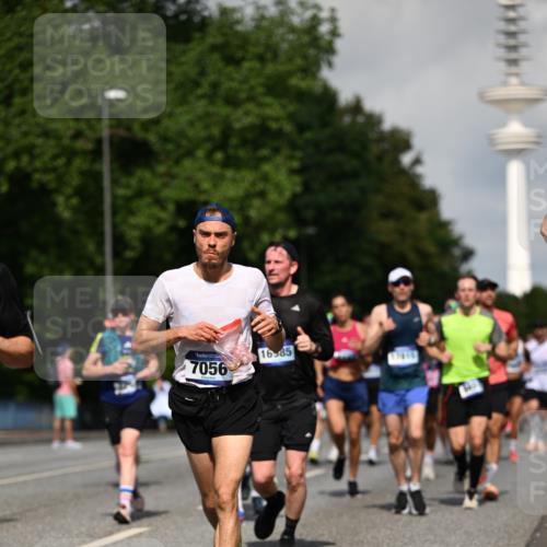 29.06.2025 - hella hamburg halbmarathon Dr. Thomas Lammeyer http://msf.ph/oto/8510489 29.06.2025 09:59:32 Kennedybrücke 1143, 1151, 1200, 1216, 1461, 1630, 1689, 1706, 2260, 3060, 3213, 3399, 3654, 3692, 3945, 4033, 4088, 4127, 4324, 4345, 4346, 4601, 4938, 5421, 5708, 6009, 6134, 6481, 6994, 7056, 7100, 7224, 7269, 7312, 7332, 7367, 7657, 8139, 8205, 8216, 8234, 8302, 8390, 8821, 8899, 8955, 8977, 9491, 9551, 9934, 10263, 10596, 10811, 11356 meine-sportfotos.de