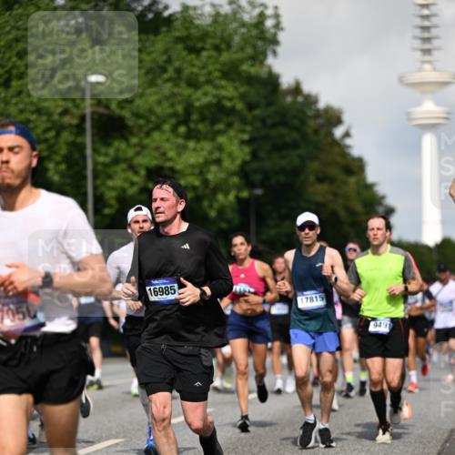 29.06.2025 - hella hamburg halbmarathon Dr. Thomas Lammeyer http://msf.ph/oto/8510493 29.06.2025 09:59:33 Kennedybrücke 1143, 1151, 1200, 1216, 1461, 1507, 1630, 1689, 1706, 2260, 3060, 3399, 3654, 3692, 3945, 4033, 4088, 4127, 4324, 4345, 4346, 4601, 4938, 5421, 5708, 6009, 6134, 6481, 6994, 7056, 7100, 7224, 7269, 7312, 7332, 7367, 7657, 8139, 8205, 8216, 8234, 8390, 8668, 8821, 8899, 8955, 8977, 9491, 9551, 9934, 10263, 10596, 10811, 11009, 11356 meine-sportfotos.de