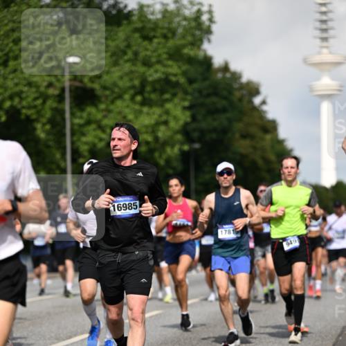 29.06.2025 - hella hamburg halbmarathon Dr. Thomas Lammeyer http://msf.ph/oto/8510495 29.06.2025 09:59:33 Kennedybrücke 1143, 1151, 1200, 1216, 1461, 1507, 1630, 1689, 1706, 2260, 3060, 3399, 3654, 3692, 3945, 4033, 4088, 4127, 4324, 4345, 4346, 4601, 4938, 5421, 5708, 6009, 6134, 6481, 6994, 7056, 7100, 7224, 7269, 7312, 7332, 7367, 7657, 8139, 8205, 8216, 8234, 8390, 8668, 8821, 8899, 8955, 8977, 9491, 9551, 9934, 10263, 10596, 10811, 11009, 11356 meine-sportfotos.de