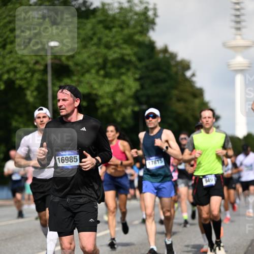 29.06.2025 - hella hamburg halbmarathon Dr. Thomas Lammeyer http://msf.ph/oto/8510499 29.06.2025 09:59:34 Kennedybrücke 1143, 1151, 1216, 1461, 1507, 1630, 1689, 1706, 2260, 2884, 3060, 3399, 3654, 3692, 3945, 4033, 4088, 4127, 4324, 4345, 4346, 4601, 4938, 5116, 5708, 6009, 6134, 6481, 6994, 7056, 7100, 7224, 7269, 7332, 7367, 7657, 8205, 8234, 8390, 8668, 8821, 8899, 8977, 9074, 9491, 9551, 9934, 10596, 10603, 10811, 11009, 11356 meine-sportfotos.de