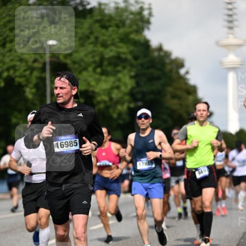 29.06.2025 - hella hamburg halbmarathon Dr. Thomas Lammeyer http://msf.ph/oto/8510500 29.06.2025 09:59:34 Kennedybrücke 1143, 1151, 1216, 1461, 1507, 1630, 1689, 1706, 2260, 2884, 3060, 3399, 3654, 3692, 3945, 4033, 4088, 4127, 4324, 4345, 4346, 4601, 4938, 5116, 5708, 6009, 6134, 6481, 6994, 7056, 7100, 7224, 7269, 7332, 7367, 7657, 8205, 8234, 8390, 8668, 8821, 8899, 8977, 9074, 9491, 9551, 9934, 10596, 10603, 10811, 11009, 11356 meine-sportfotos.de