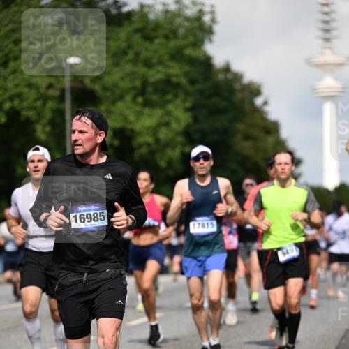 29.06.2025 - hella hamburg halbmarathon Dr. Thomas Lammeyer http://msf.ph/oto/8510501 29.06.2025 09:59:34 Kennedybrücke 1143, 1151, 1216, 1461, 1507, 1630, 1689, 1706, 2260, 2884, 3060, 3399, 3654, 3692, 3945, 4033, 4088, 4127, 4324, 4345, 4346, 4601, 4938, 5116, 5708, 6009, 6134, 6481, 6994, 7056, 7100, 7224, 7269, 7332, 7367, 7657, 8205, 8234, 8390, 8668, 8821, 8899, 8977, 9074, 9491, 9551, 9934, 10596, 10603, 10811, 11009, 11356 meine-sportfotos.de