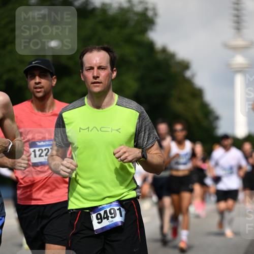 29.06.2025 - hella hamburg halbmarathon Dr. Thomas Lammeyer http://msf.ph/oto/8510519 29.06.2025 09:59:37 Kennedybrücke 1143, 1151, 1216, 1257, 1267, 1461, 1507, 1630, 1689, 1706, 2250, 2260, 2504, 2818, 2884, 3060, 3399, 3543, 3654, 3692, 3945, 4033, 4088, 4127, 4324, 4346, 4557, 4601, 4938, 5116, 5708, 6115, 6134, 6168, 6481, 6994, 7056, 7100, 7224, 7269, 7332, 7367, 7657, 8234, 8273, 8390, 8668, 8821, 8977, 9074, 9491, 9551, 9934, 10596, 10603, 10811, 11009, 11356 meine-sportfotos.de