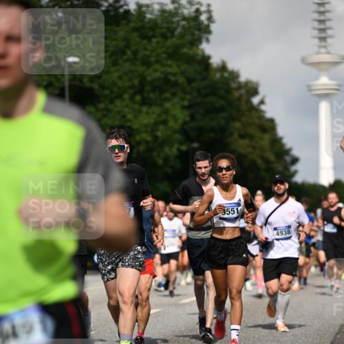 29.06.2025 - hella hamburg halbmarathon Dr. Thomas Lammeyer http://msf.ph/oto/8510523 29.06.2025 09:59:37 Kennedybrücke 1143, 1151, 1216, 1257, 1267, 1461, 1507, 1630, 1689, 1706, 2250, 2260, 2504, 2818, 2884, 3060, 3399, 3543, 3654, 3692, 3945, 4033, 4088, 4127, 4324, 4346, 4557, 4601, 4938, 5116, 5708, 6115, 6134, 6168, 6481, 6994, 7056, 7100, 7224, 7269, 7332, 7367, 7657, 8234, 8273, 8390, 8668, 8821, 8977, 9074, 9491, 9551, 9934, 10596, 10603, 10811, 11009, 11356 meine-sportfotos.de
