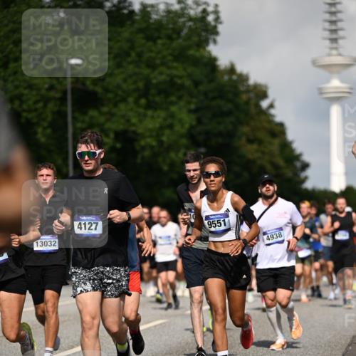 29.06.2025 - hella hamburg halbmarathon Dr. Thomas Lammeyer http://msf.ph/oto/8510526 29.06.2025 09:59:38 Kennedybrücke 1143, 1151, 1216, 1257, 1267, 1461, 1507, 1689, 1706, 2250, 2260, 2504, 2818, 2884, 3060, 3399, 3543, 3654, 3692, 3945, 4033, 4088, 4127, 4324, 4346, 4557, 4601, 4938, 5116, 5708, 6115, 6134, 6168, 6481, 6994, 7056, 7100, 7224, 7269, 7332, 7367, 7657, 8234, 8273, 8390, 8668, 8821, 8977, 9074, 9491, 9551, 9934, 10596, 10603, 10811, 11009, 11356 meine-sportfotos.de