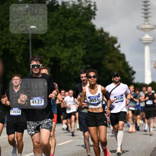29.06.2025 - hella hamburg halbmarathon Dr. Thomas Lammeyer http://msf.ph/oto/8510527 29.06.2025 09:59:38 Kennedybrücke 1143, 1151, 1216, 1257, 1267, 1461, 1507, 1689, 1706, 2250, 2260, 2504, 2818, 2884, 3060, 3399, 3543, 3654, 3692, 3945, 4033, 4088, 4127, 4324, 4346, 4557, 4601, 4938, 5116, 5708, 6115, 6134, 6168, 6481, 6994, 7056, 7100, 7224, 7269, 7332, 7367, 7657, 8234, 8273, 8390, 8668, 8821, 8977, 9074, 9491, 9551, 9934, 10596, 10603, 10811, 11009, 11356 meine-sportfotos.de