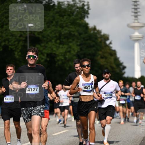 29.06.2025 - hella hamburg halbmarathon Dr. Thomas Lammeyer http://msf.ph/oto/8510528 29.06.2025 09:59:38 Kennedybrücke 1143, 1151, 1216, 1257, 1267, 1461, 1507, 1689, 1706, 2250, 2260, 2504, 2818, 2884, 3060, 3399, 3543, 3654, 3692, 3945, 4033, 4088, 4127, 4324, 4346, 4557, 4601, 4938, 5116, 5708, 6115, 6134, 6168, 6481, 6994, 7056, 7100, 7224, 7269, 7332, 7367, 7657, 8234, 8273, 8390, 8668, 8821, 8977, 9074, 9491, 9551, 9934, 10596, 10603, 10811, 11009, 11356 meine-sportfotos.de