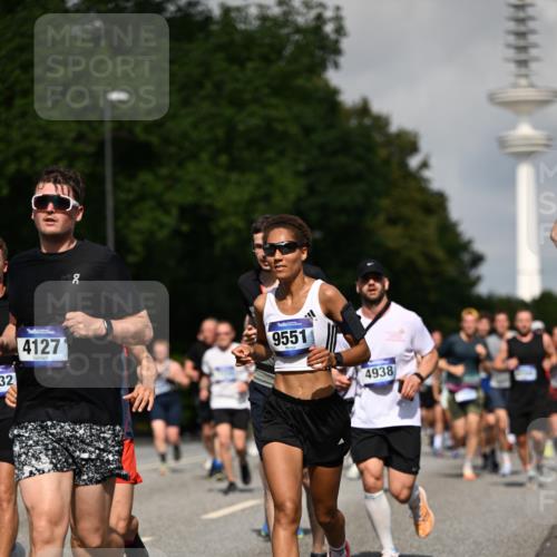 29.06.2025 - hella hamburg halbmarathon Dr. Thomas Lammeyer http://msf.ph/oto/8510531 29.06.2025 09:59:38 Kennedybrücke 1143, 1151, 1216, 1257, 1267, 1461, 1507, 1689, 1706, 2250, 2260, 2504, 2818, 2884, 3060, 3399, 3543, 3654, 3692, 3945, 4033, 4088, 4127, 4324, 4346, 4557, 4601, 4938, 5116, 5708, 6115, 6134, 6168, 6481, 6994, 7056, 7100, 7224, 7269, 7332, 7367, 7657, 8234, 8273, 8390, 8668, 8821, 8977, 9074, 9491, 9551, 9934, 10596, 10603, 10811, 11009, 11356 meine-sportfotos.de