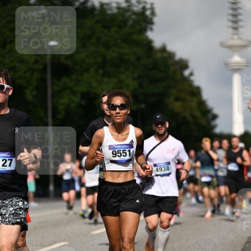 29.06.2025 - hella hamburg halbmarathon Dr. Thomas Lammeyer http://msf.ph/oto/8510534 29.06.2025 09:59:39 Kennedybrücke 1143, 1151, 1216, 1257, 1267, 1461, 1507, 1689, 1706, 2250, 2260, 2504, 2818, 2884, 3060, 3399, 3543, 3654, 3692, 3945, 4033, 4088, 4127, 4324, 4346, 4557, 4601, 4938, 5116, 5708, 6115, 6134, 6168, 6481, 6994, 7056, 7100, 7224, 7269, 7332, 7367, 7657, 8234, 8273, 8390, 8668, 8821, 8977, 9074, 9491, 9551, 9934, 10408, 10596, 10603, 10811, 11009, 11356 meine-sportfotos.de